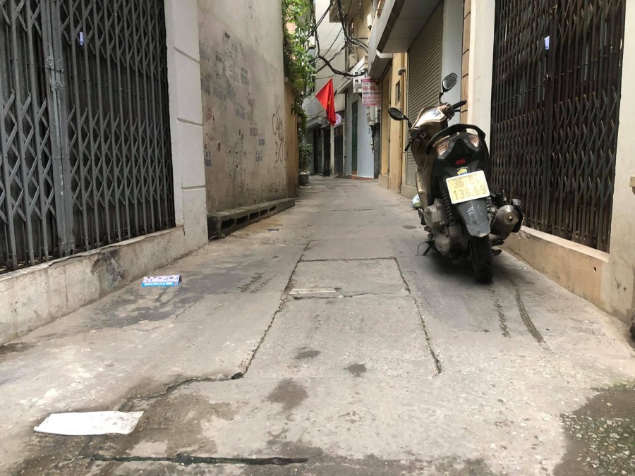Bán nhà nguyên căn đường Võ Chí Công, dt 35m2, dt 35m2, mt 4m, dân xây, giá 3.2 tỷ