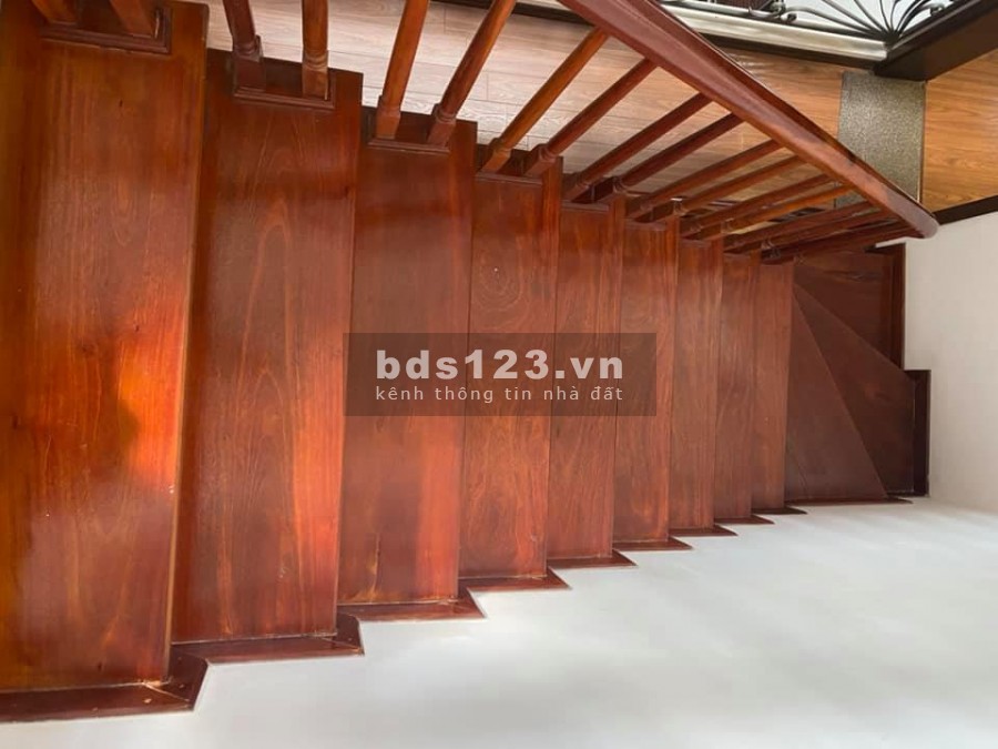 Bán nhà Dương Quảng Hàm, Quận Cầu Giấy, dt 70m2, 5 tầng, mt 4m, giá 12,8 tỷ