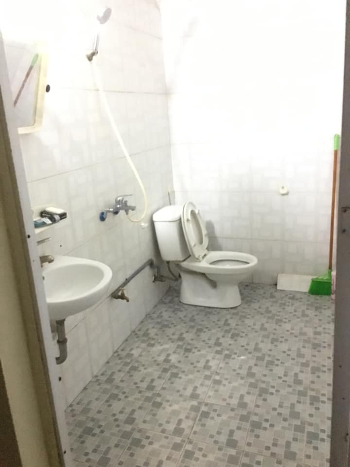 Dương Quảng Hàm Cầu Giấy phòng có điều hòa giá chỉ hơn 2 triệu/tháng