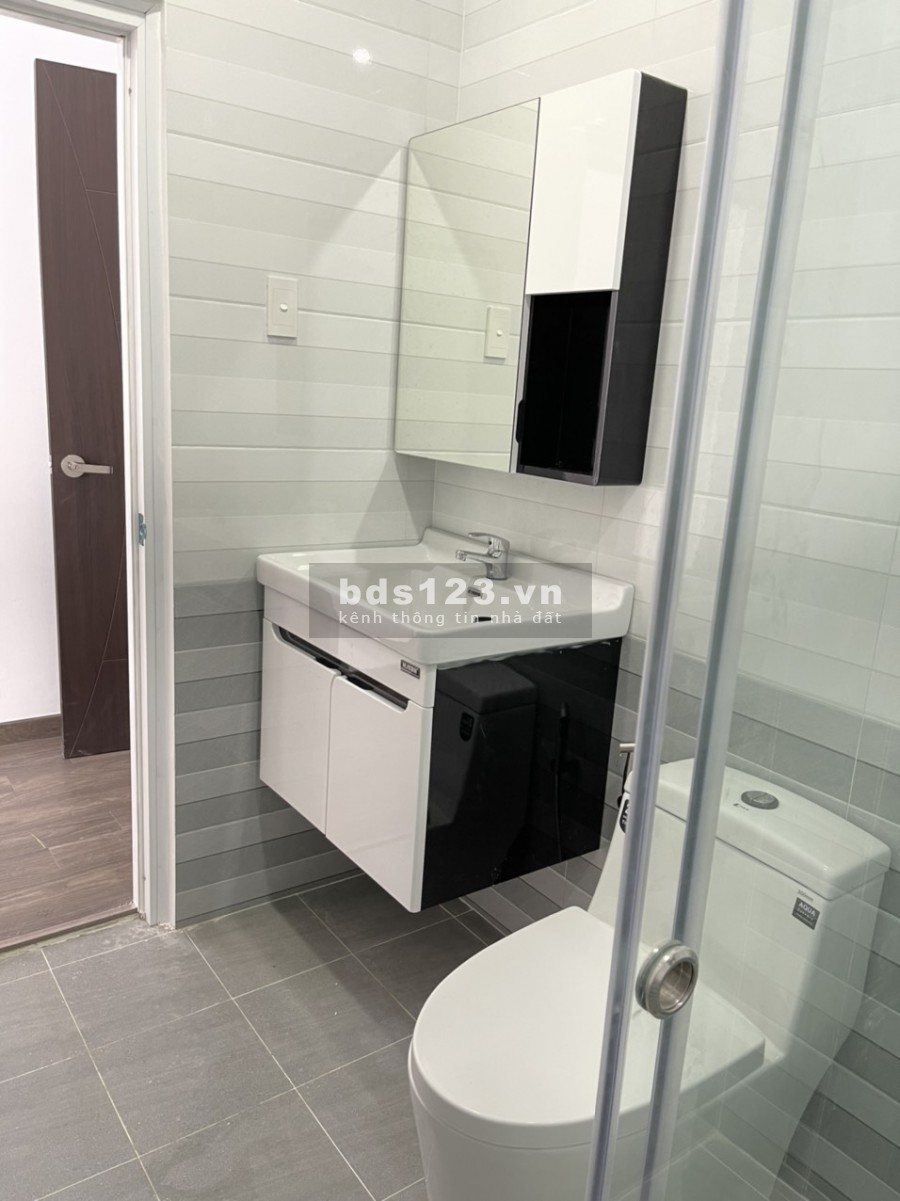 Nhà Mới Xây đường Tô Hiến Thành, phường 15, Quận 10, sổ hồng công chứng ngay