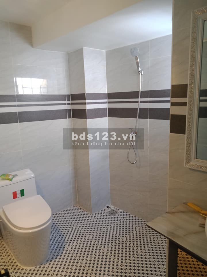 [Bán nhà] Đường Số 6, Bình Tân, dt 4.3x18m, giá 5 tỷ 600 tr, LH 0794722843