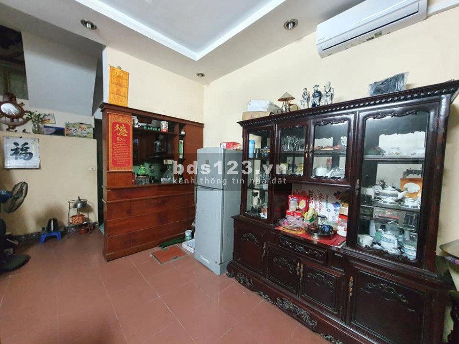 Bán nhà Khương Hạ, vỉa hè rộng, ô tô tránh, kd sầm uất, dt 40m2, 4 tầng giá 8.6 tỷ