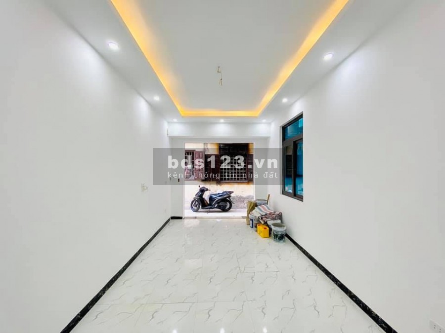 Bán nhà lung linh lô góc 3 mặt thoáng gần ô tô đường Trần Phú, Quận Hà Đông, lhcc