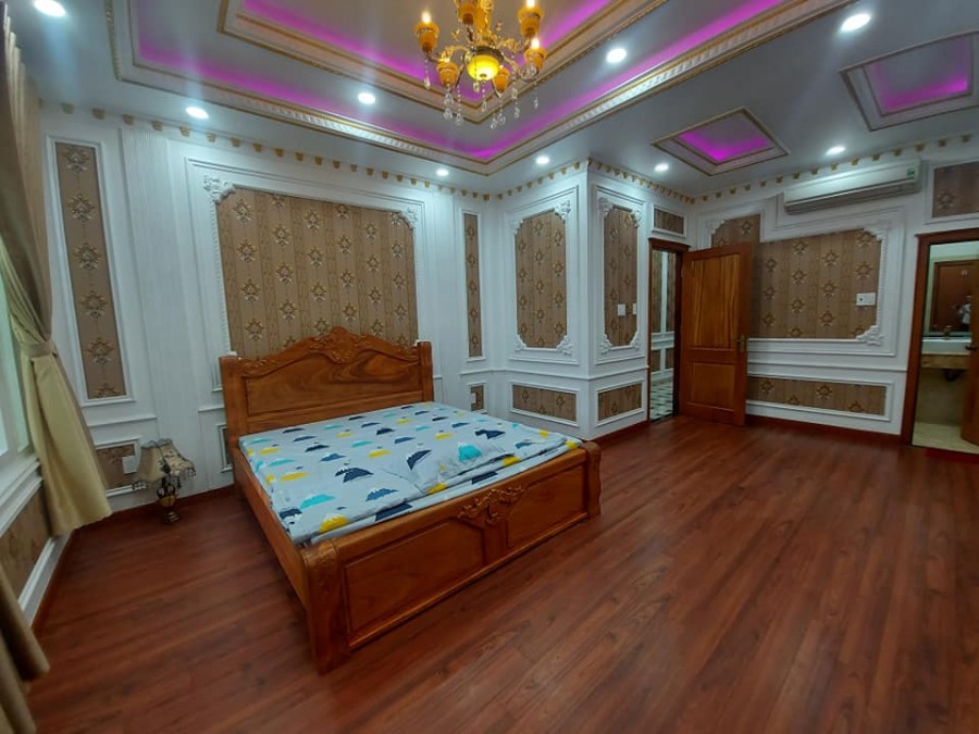 Hẻm xe hơi thông nhà rộng 105m2, 4 tầng, có nội thất đẳng cấp, giá 10.75 tỷ, Lê Đức Thọ Gò Vấp