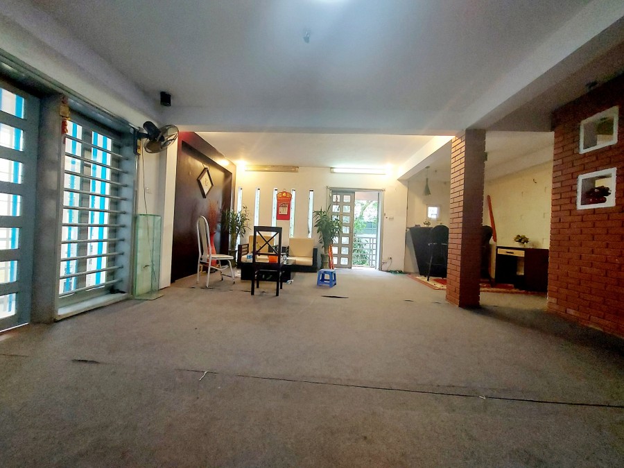 Bán căn hộ lô 5 tầng góc 3 thoáng Văn Quán, dt 100m2 giá chào 13.5 tỷ có thương lượng