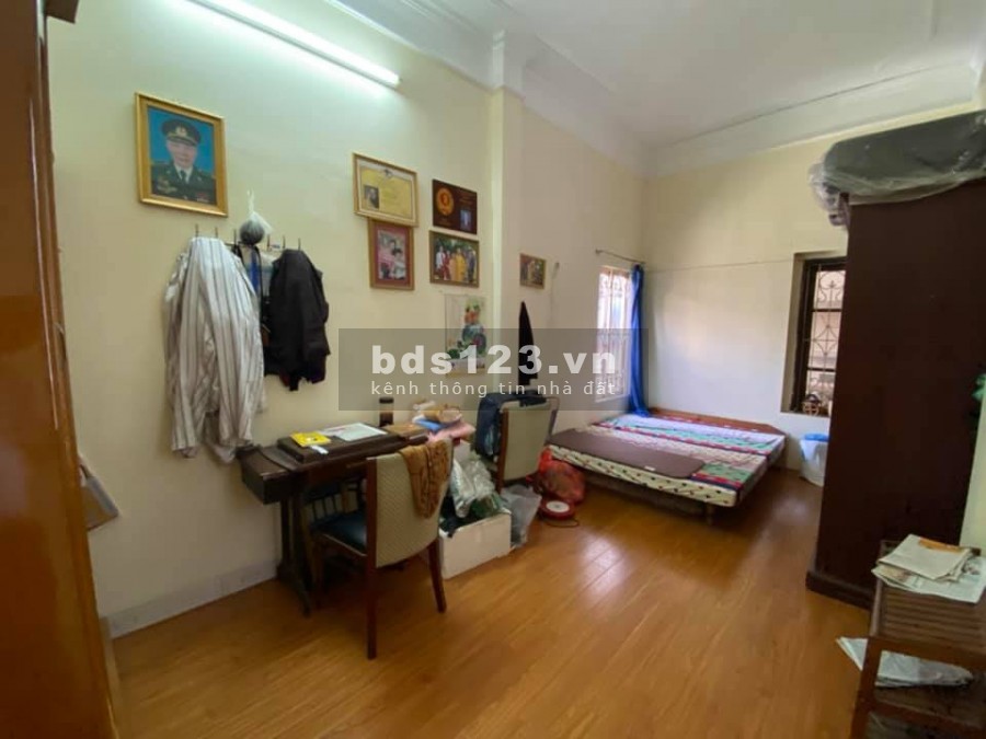 Bán nhà đẹp phố Hào Nam, 6 tầng, 3 phòng ngủ, giá hơn 2 tỷ, ba gác đổ cửa