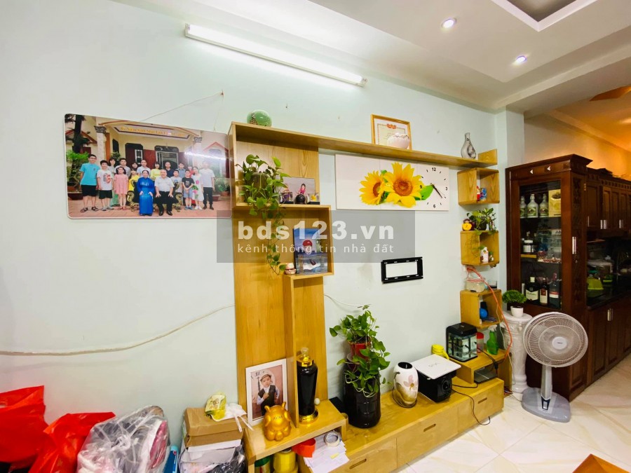 Bán nhà phố Thanh Lân, 10m ra ô tô, mặt ngõ, ngõ thông dt 30m2 4 tầng, giá 2.45 tỷ.