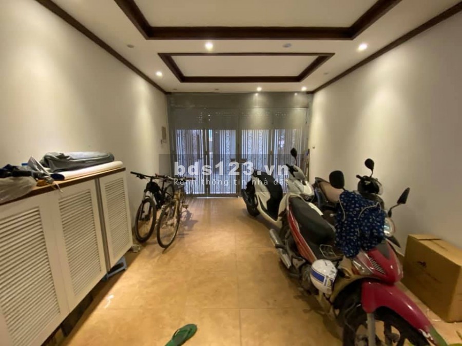 Bán nhà Dương Quảng Hàm, Quận Cầu Giấy, dt 70m2, 5 tầng, mt 4m, giá 12,8 tỷ