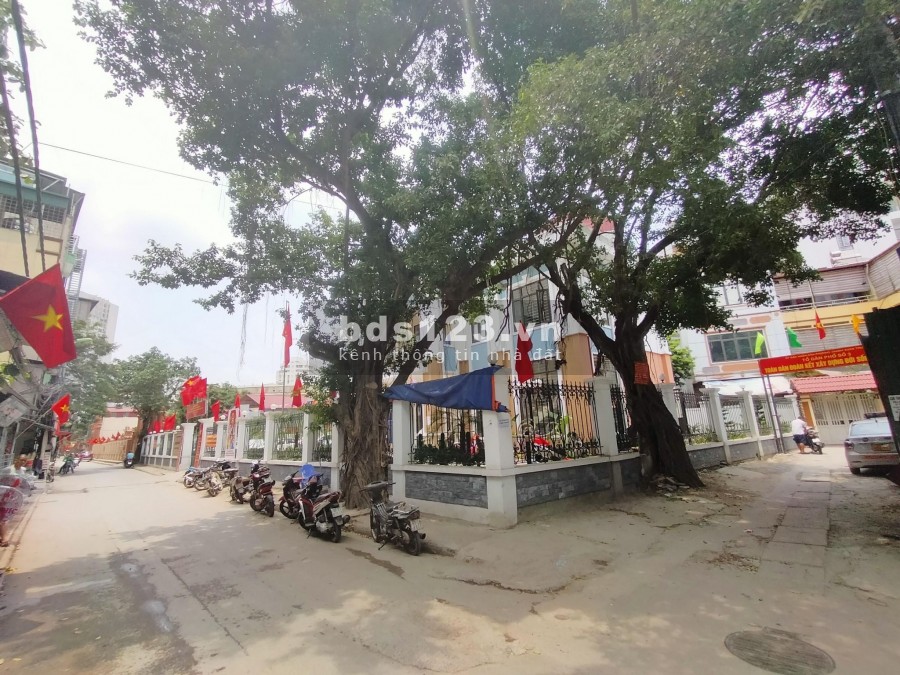 Bán nhà lô góc 2 thoáng ,ô tô, Vũ Trọng Phụng, Quận Thanh Xuân, dt 42m2, 4 tầng, giá 4.25 tỷ