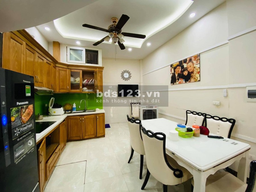 Bán nhà lô góc, ngõ 43 Trung Kính 5 tầng full nội thất dt 46m2 giá 5.4 tỷ LH 0392969999