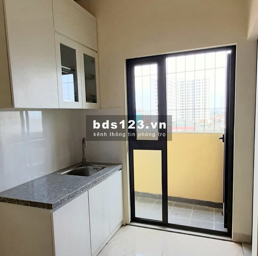 Phòng cho thuê 30m2 đủ nội thất cơ bản có ban công thoáng, có máy giặt đường rộng rãi