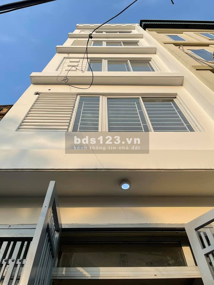 Bán nhà Kim Giang 38m2 x 5 tầng, 3 ngủ ở ngay, mt hơn 4m, giá bán 3.2 tỷ