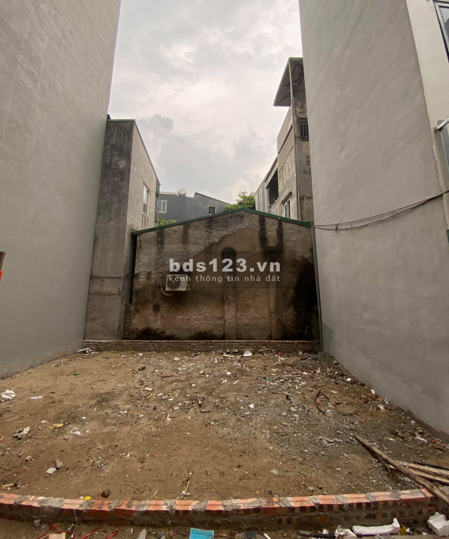 Giá bán 1.88 tỷ đất đẹp gần phố Đông Ngạc, Từ Liêm dt 38m2, mt: 5.6 m. Lh: 0941111357