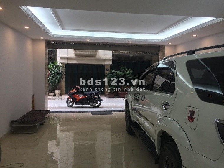 Bán nhà hiếm có Hoàng Như Tiếp, gara ô tô kd đỉnh, dt 43m2, 5 tầng, giá nhỉnh 6 tỷ, lhcc