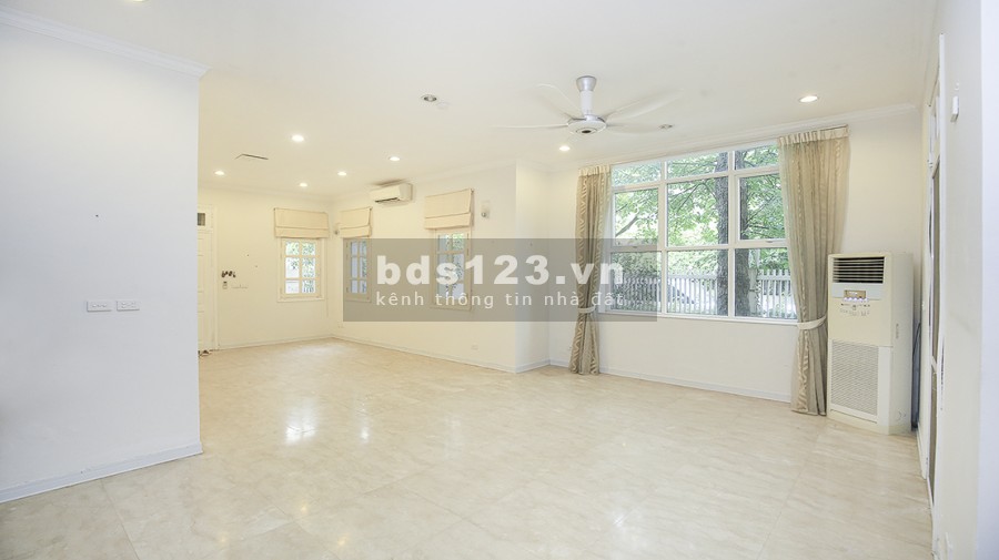 Bán nhanh biệt thự Ciputra căn góc 219m2, 3.5 tầng đồ cơ bản giá tốt - 0974606535.