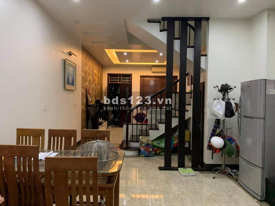Bán nhà Ngô Quyền Hà Đông tặng đầy đủ nội thất, diện tích 35m2, 3 tầng, giá bán 2.8 tỷ