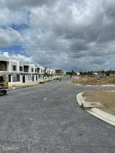 Bán nhà 1 trệt, 2 làu mt Quốc Lộ 1A, liền kề kcn Bàu Xéo, khu dân cư sinh sống sầm uất