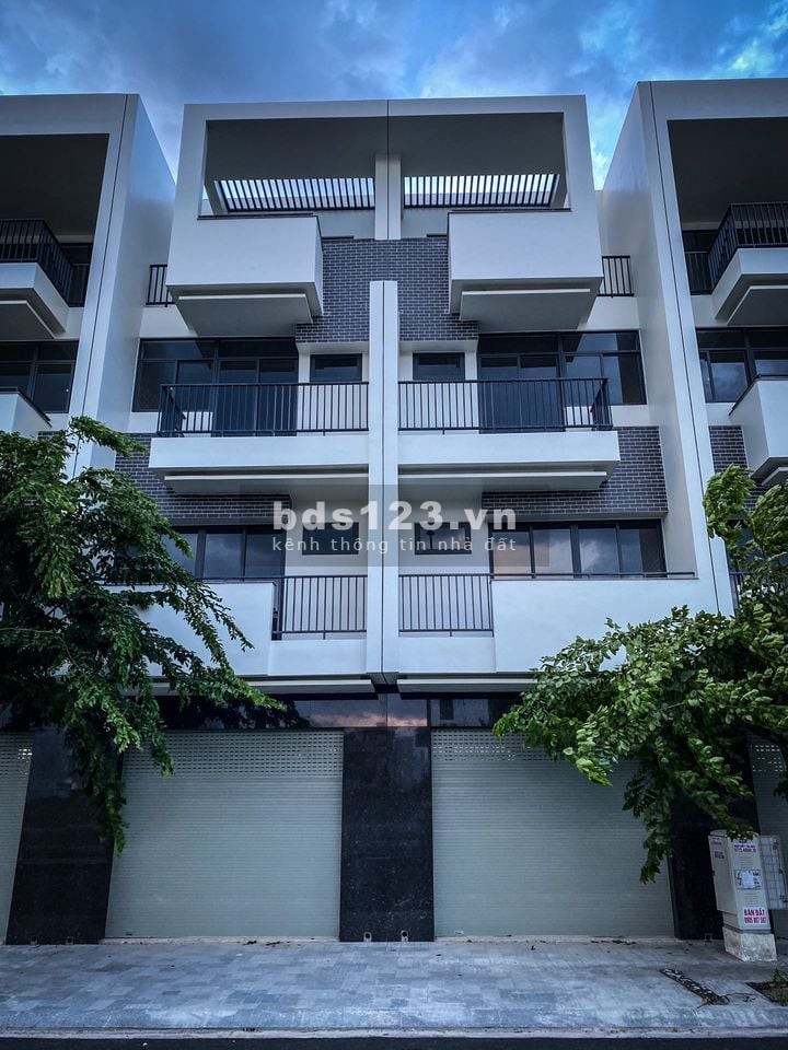 Bán nhà phố phường Phước Long, Nha Trang, gần sông Quáng Trường, biển Trần Phú