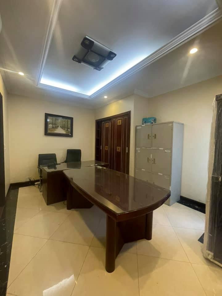Bán nhà khu vực Tây Hồ kinh doanh văn phòng, dt 110m2, 6 tầng, mt 6.8m, giá 30 tỷ