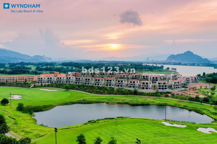 Bán biệt thự gofl trong lòng Hà Nội Wyndham Skylake Resort & Villas, xây thô