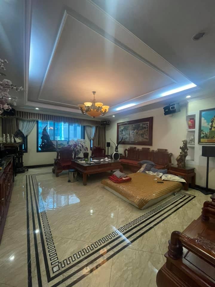 Bán nhà khu vực Tây Hồ kinh doanh văn phòng, dt 110m2, 6 tầng, mt 6.8m, giá 30 tỷ