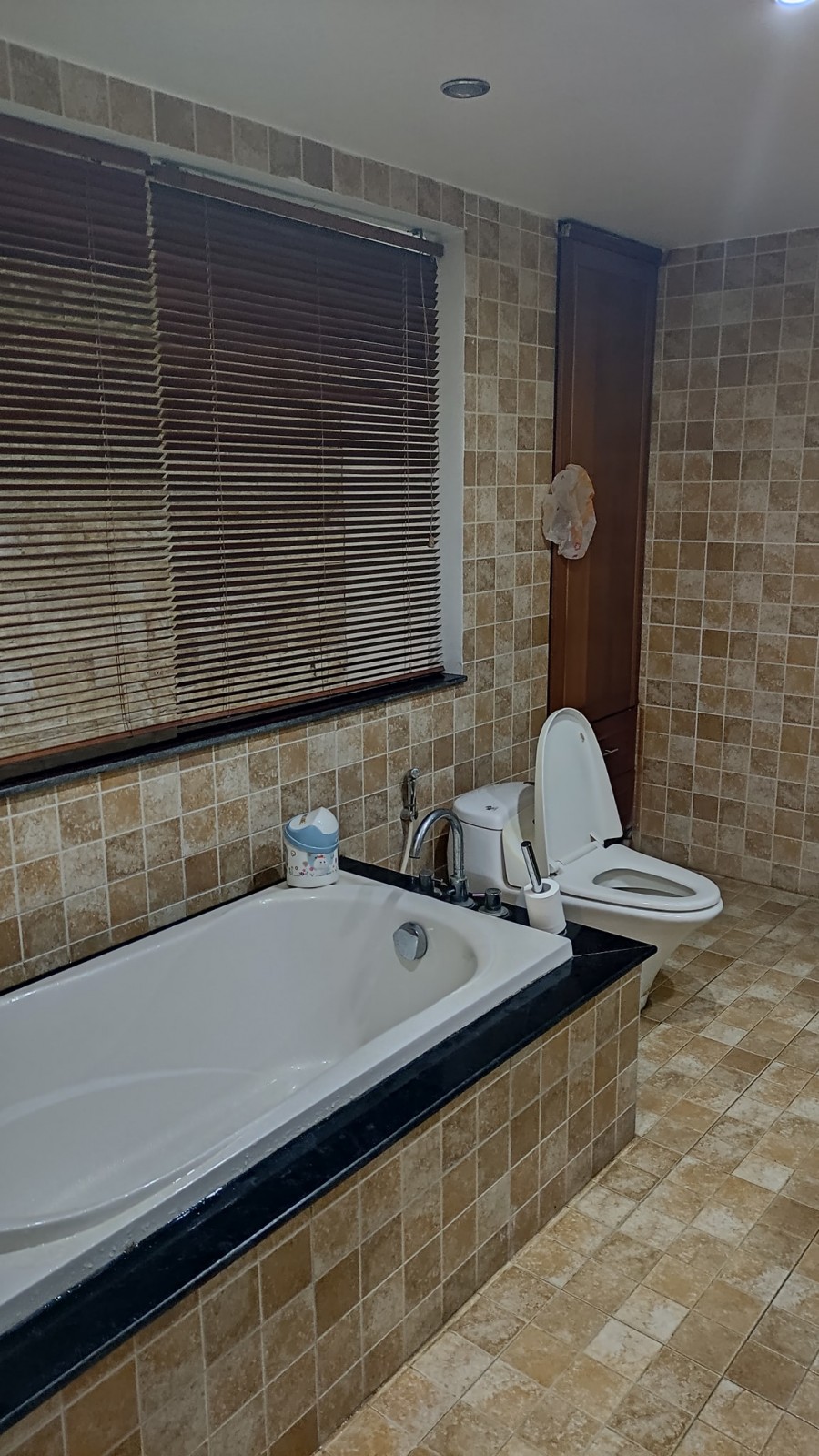 Bán gấp nhà phân lô Đền Lừ 2, ô tô vào nhà, cạnh Feliz home, 50m2, 5 tầng, giá chỉ 8.5 tỉ