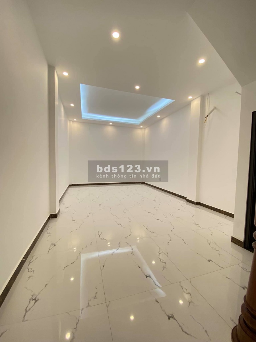 Tòa Nhà 7 Tầng Thang Máy Mặt Phố - Vỉa Hè DT 65M, mặt tiền: 4m. Đ Phú Diễn, Giá: 13.5 tỷ
