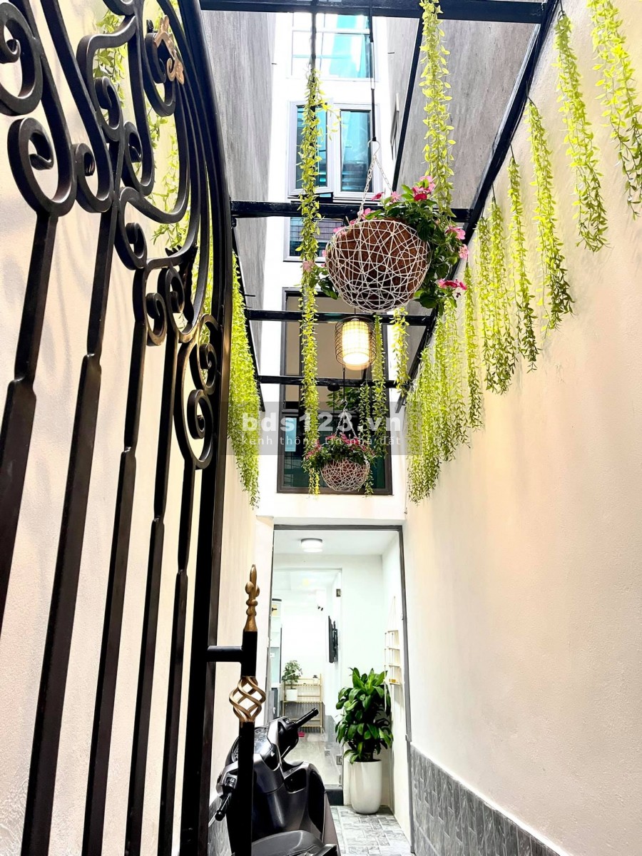 Bán Nhà đẹp như Villa 4 tầng khép kín Tôn Thất Tùng,tặng nội thất,DT 34m nở hậu,2,98 tỷ