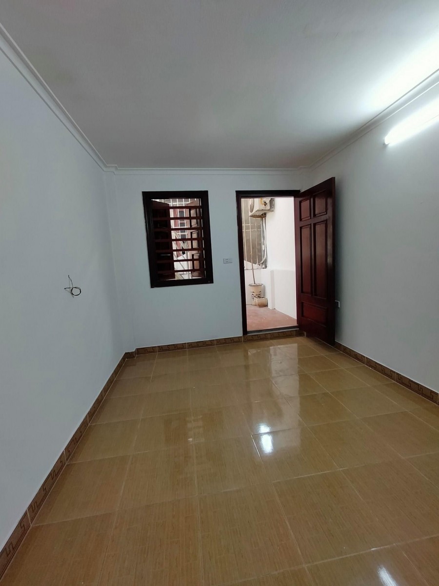 Hai Bà Trưng giá nhỉnh 2 tỷ nhà nguyên căn đẹp 5 tầng mt 3.1m ở luôn