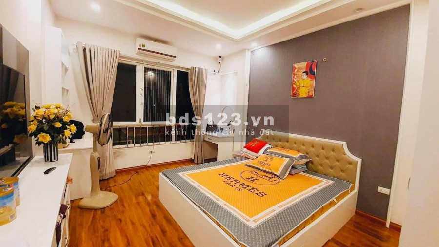 Bán nhà lô góc, ngõ 43 Trung Kính 5 tầng full nội thất dt 46m2 giá 5.4 tỷ LH 0392969999