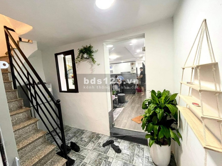 Nhà đẹp Tôn Thất Tùng, Đống Đa 4 tầng diện tích 34m2, mt 3.6m, giá 2.98 tỷ, lhcc