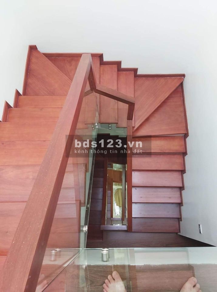 Bán nhà mới siêu phẩm Nguyễn Văn Cừ, Gia Thuỵ, ô tô vào nhà diện tích 50m2, sổ chính chủ