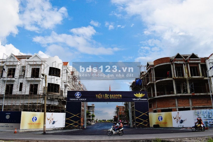 Kẹt tiền bán gấp căn nhà diện tích sử dụng 267m2, 4 lầu…