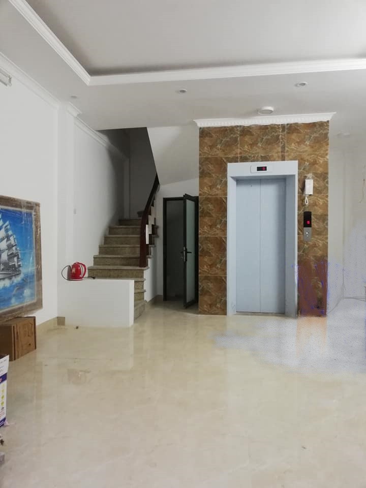Nhà 8 tầng, phố Phạm Văn Đồng- CG, 42m2, Ô tô. Kinh doanh. Giá 8 tỷ6