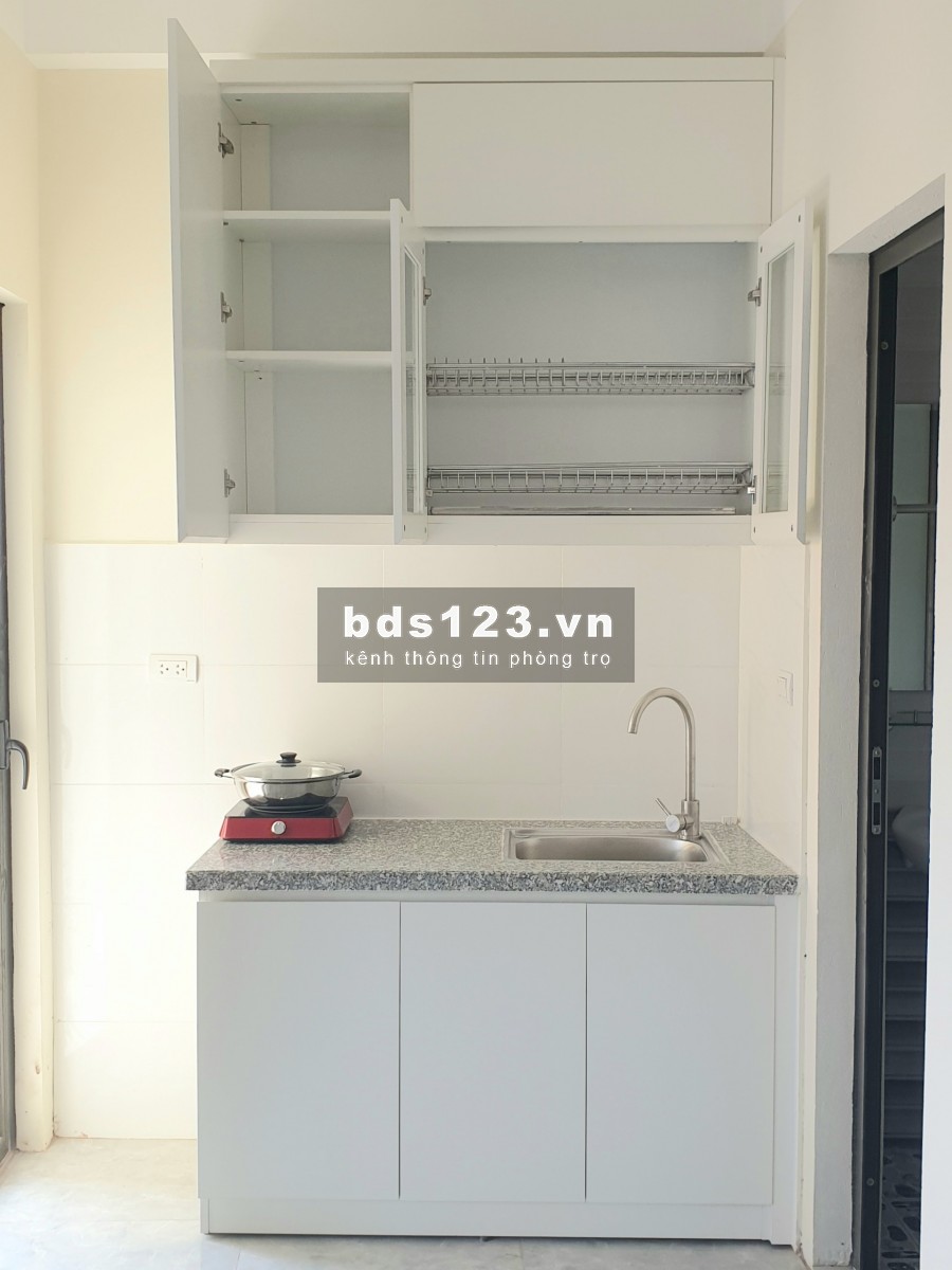 Phòng cho thuê 30m2 đủ nội thất cơ bản có ban công thoáng, có máy giặt đường rộng rãi