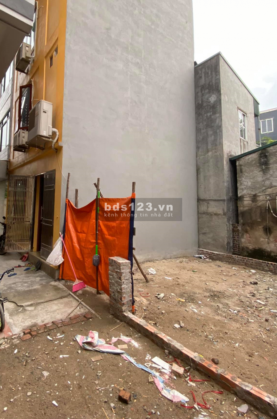 Giá bán 1.88 tỷ đất đẹp gần phố Đông Ngạc, Từ Liêm dt 38m2, mt: 5.6 m. Lh: 0941111357