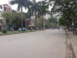 Bán Nhà Mặt Phố Nguyễn Khuyến, Hà Đông, Hiếm, KD, Vỉa Hè, 50m2, Nhỉnh 17 tỷ.
