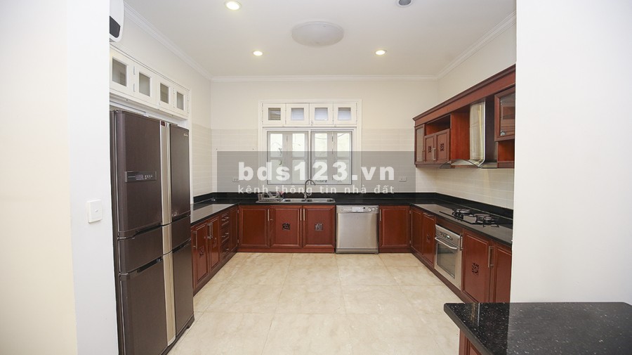 Bán nhanh biệt thự Ciputra căn góc 219m2, 3.5 tầng đồ cơ bản giá tốt - 0974606535.