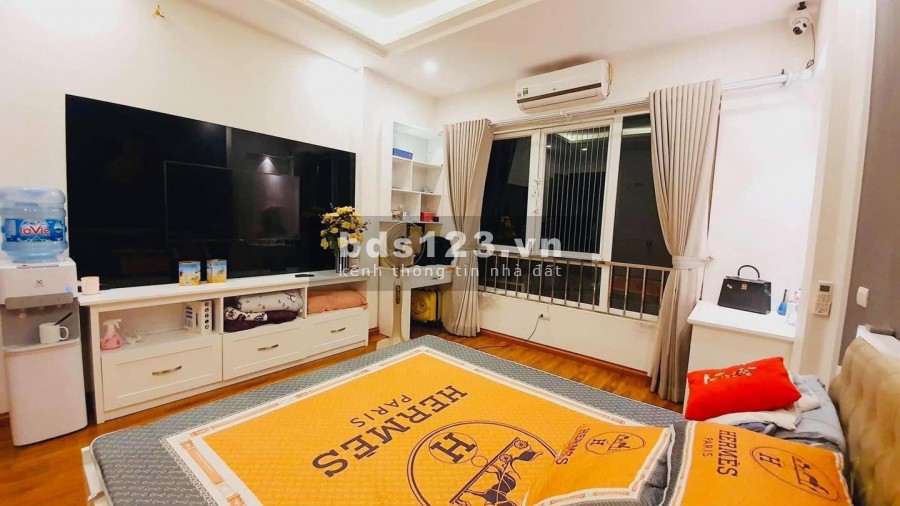 Bán nhà lô góc, ngõ 43 Trung Kính 5 tầng full nội thất dt 46m2 giá 5.4 tỷ LH 0392969999