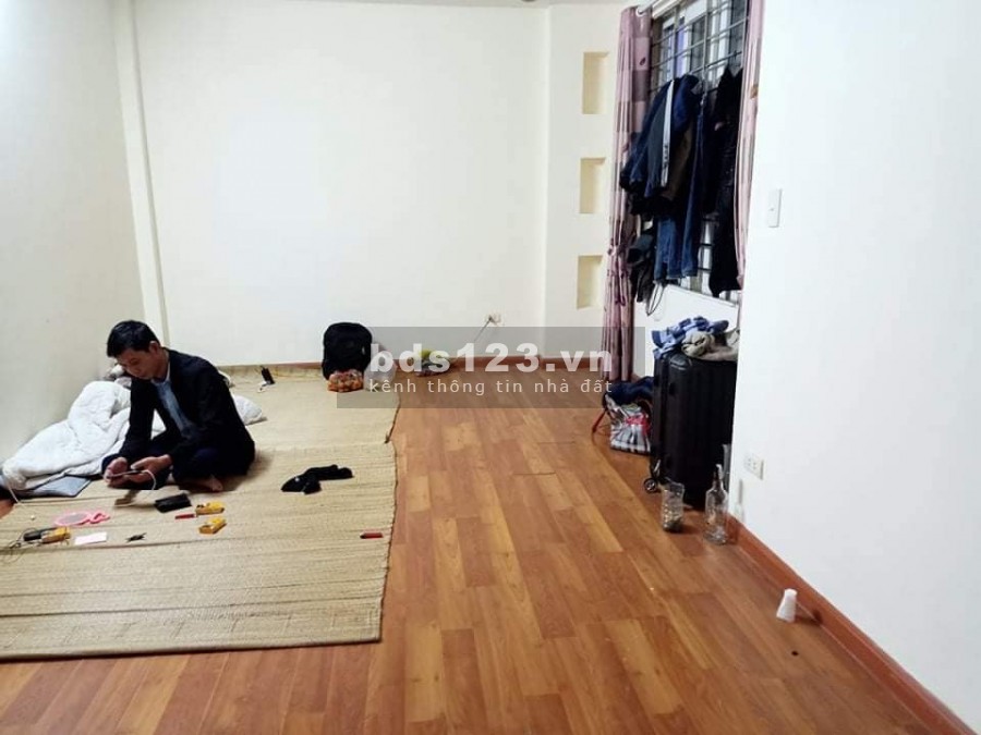 Bán nhà riêng 4 tầng phường Thanh Trì, 10m ra ô tô, xe 3 bánh đỗ cửa, ngõ thông, thẳng, 2.47 tỷ.