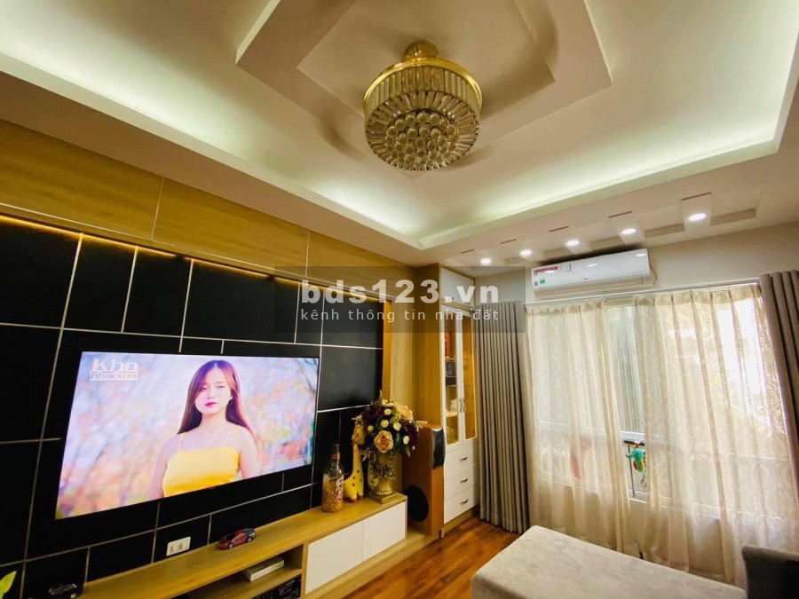 Bán nhà lô góc, ngõ 43 Trung Kính 5 tầng full nội thất dt 46m2 giá 5.4 tỷ LH 0392969999