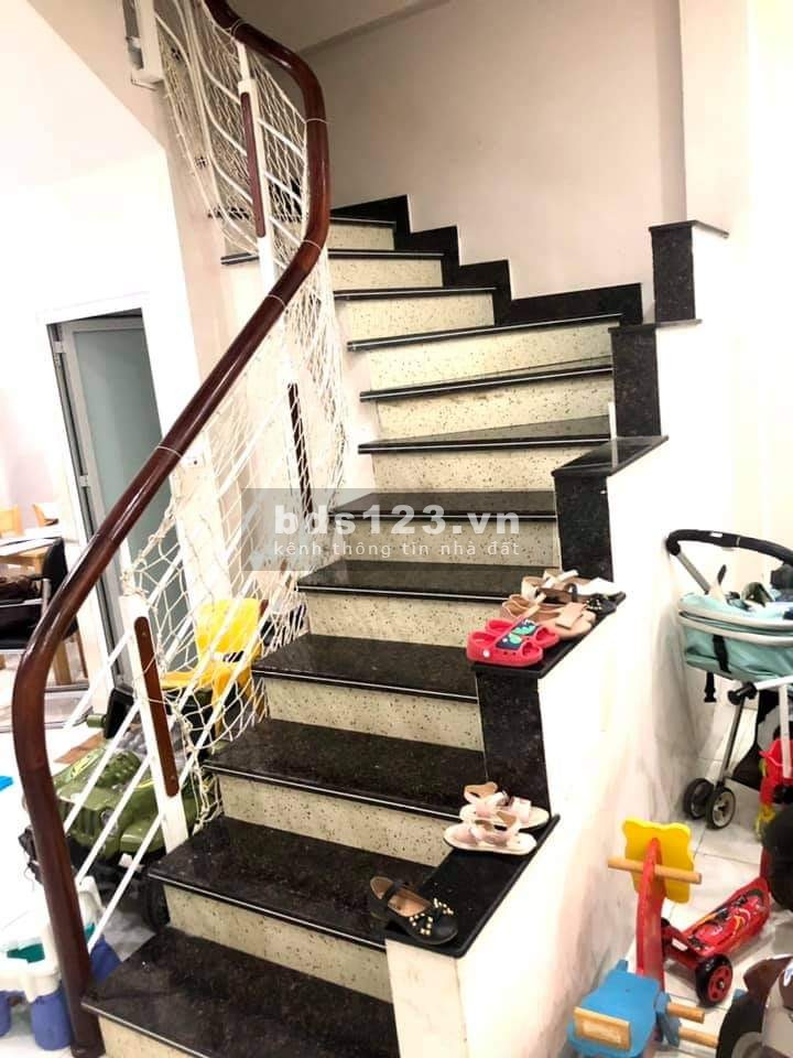 Bán gấp ngay trong tháng nhà kinh doanh Mỹ Đình, Nam Từ Liêm, dt 53m2, 4 tầng, mt 4.1m, giá chỉ 4.6 tỷ