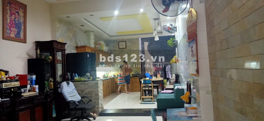 Bán nhà HXH 5m Trường Chinh, Tân Bình, diện tích 80m2 nhà 4 lầu giá rẻ.