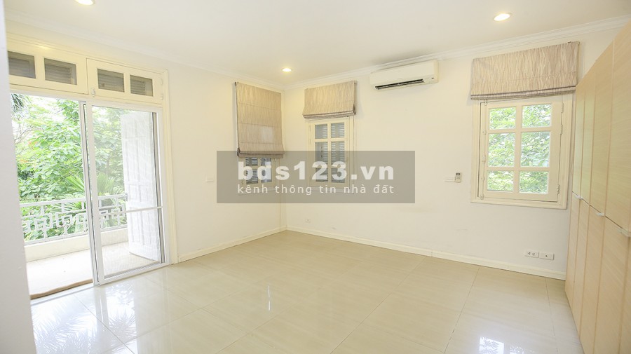 Bán nhanh biệt thự Ciputra căn góc 219m2, 3.5 tầng đồ cơ bản giá tốt - 0974606535.