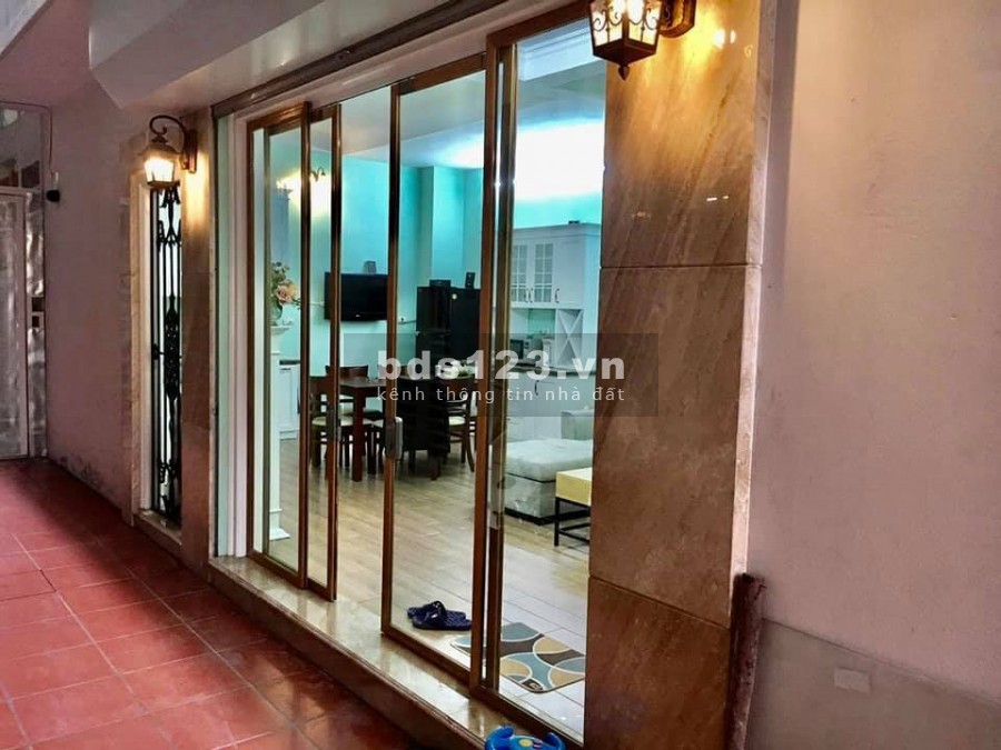 Bán nhà phố Ngọc Lâm gàn cầu Chương Dương Long Biên, gàn chợ đi bộ sang Mipec