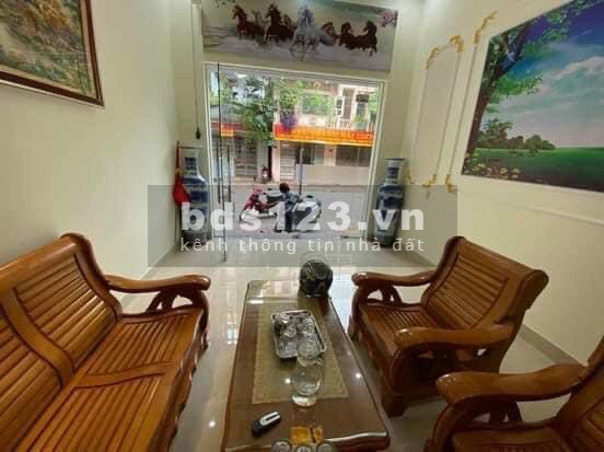 Nhà mặt phố Quang Trung Tp Hải Dương, giá bán 2.9 tỷ, sổ đỏ chính chủ.