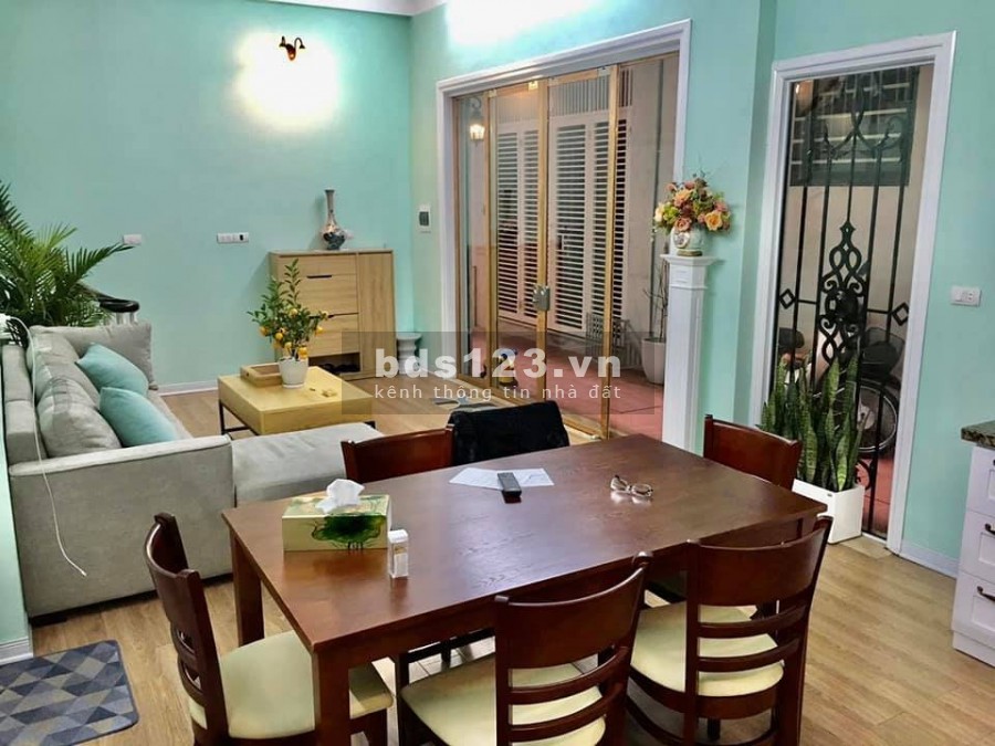 Bán nhà phố Ngọc Lâm gàn cầu Chương Dương Long Biên, gàn chợ đi bộ sang Mipec