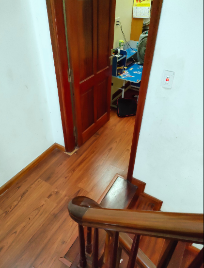 Nhà phố Nguyễn Khang dt 42m2 cách 1 nhà ô tô tránh ở luôn tiện ích đầy đủ.