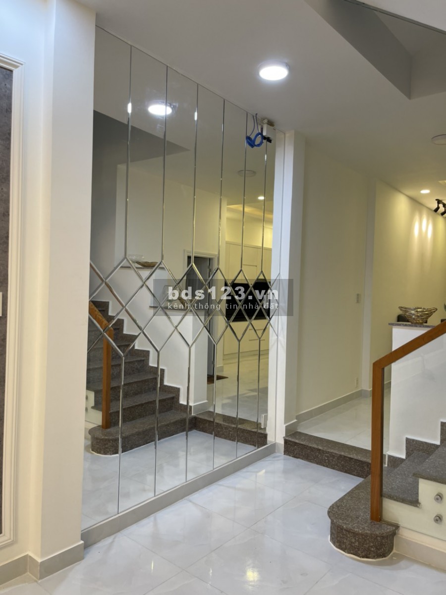 Nhà Mới Xây đường Tô Hiến Thành, phường 15, Quận 10, sổ hồng công chứng ngay