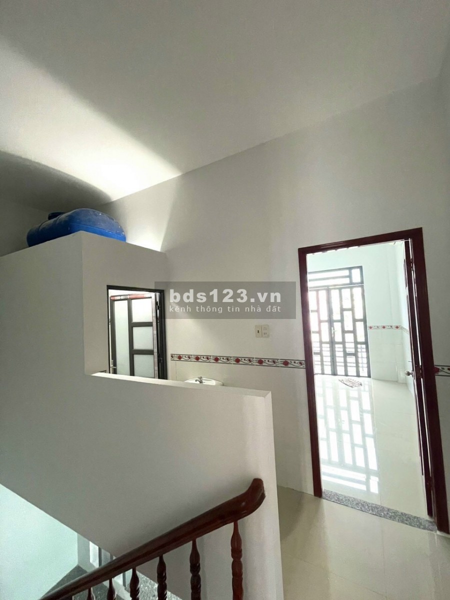 Chính chủ gửi bán Ai quan tâm ib riêng báo giá và biết thêm chi tiết, sổ sẵn